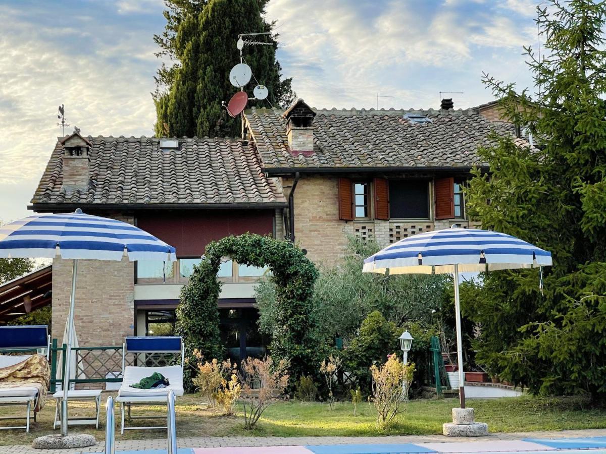 Appartamento Con Piscina E Giardino A Siena Exteriör bild